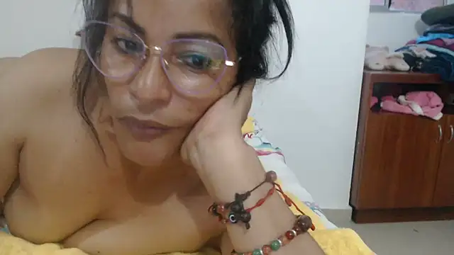 kateleyagrey's cam snapshot