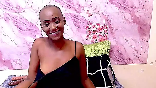 EbonyOlive69's cam snapshot