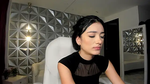 zoerouse_'s cam snapshot