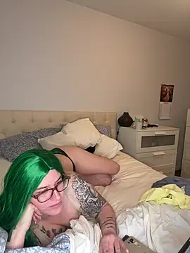 DaisyBlake's cam snapshot