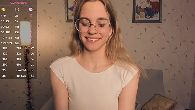 JoanBaggott's cam snapshot