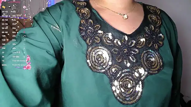 heluejamil's cam snapshot