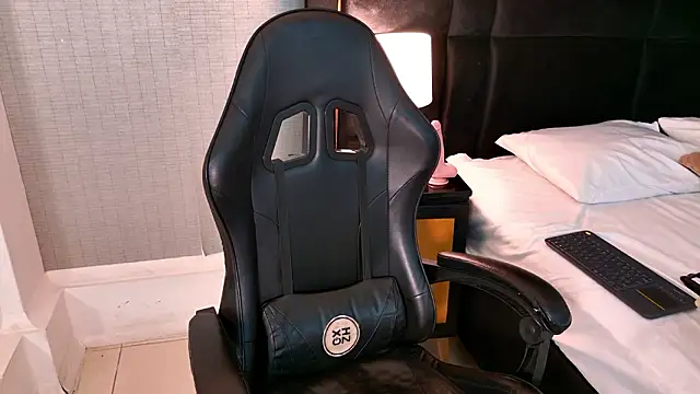 EllaEvanz's cam snapshot