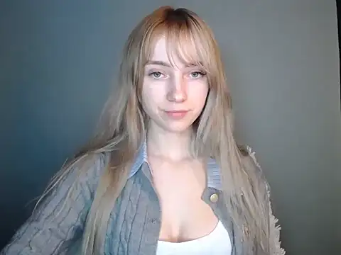 LuciaYoung's cam snapshot