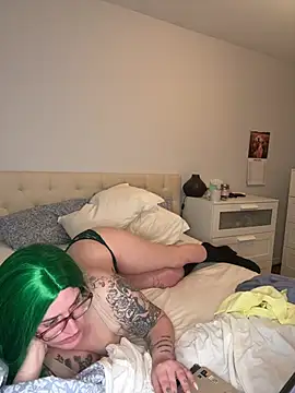 DaisyBlake's cam snapshot