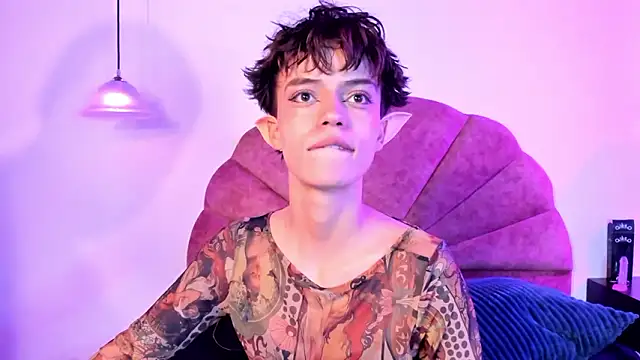 Brenda_Tina's cam snapshot