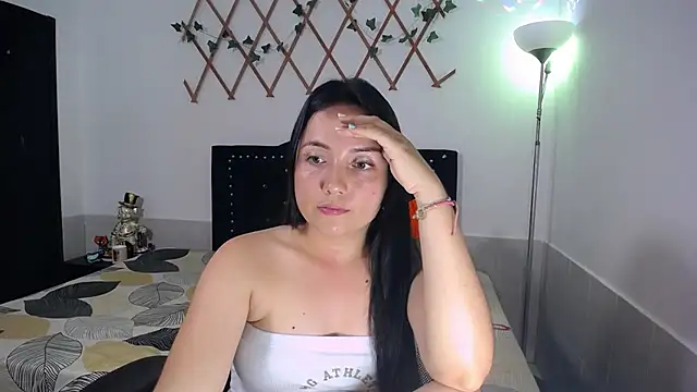 naughty_girl_4u's cam snapshot