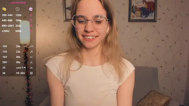 JoanBaggott's cam snapshot