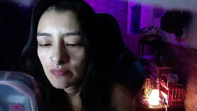 AngelaQueen_'s cam snapshot