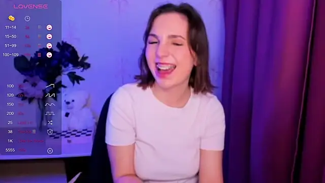 KindHazelHere_'s cam snapshot