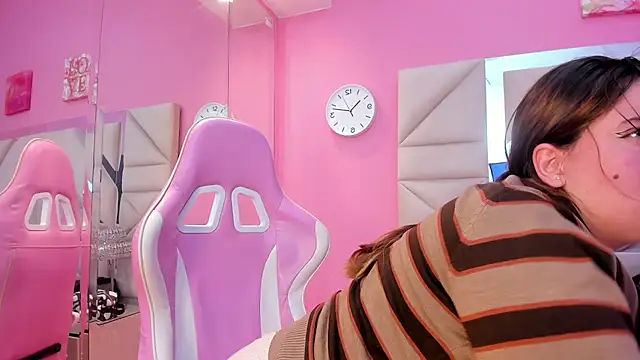 rousse_millers's cam snapshot