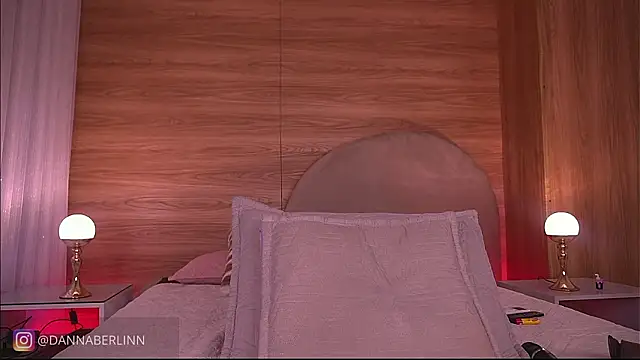 danna_berlin_'s cam snapshot