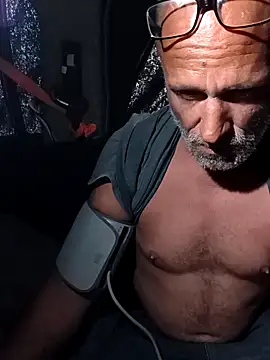 FloppyPickle4u's cam snapshot