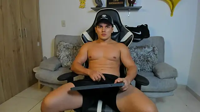 julian_wallace's cam snapshot