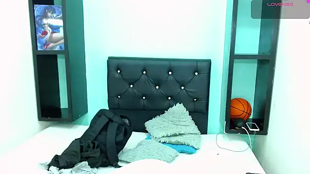 will_and_alex's cam snapshot