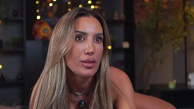 Evelyn_Evyyy live sex cam