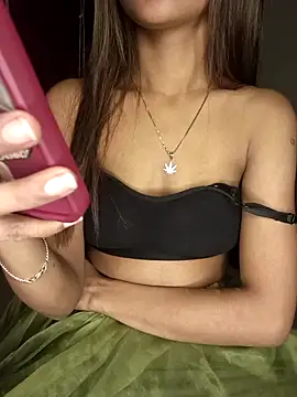 LOVELY_BABYJI's cam snapshot