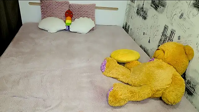 lovely-eyes's cam snapshot