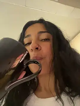 Meganmilk1 live sex cam