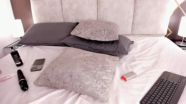 caroo_giraldo_'s cam snapshot