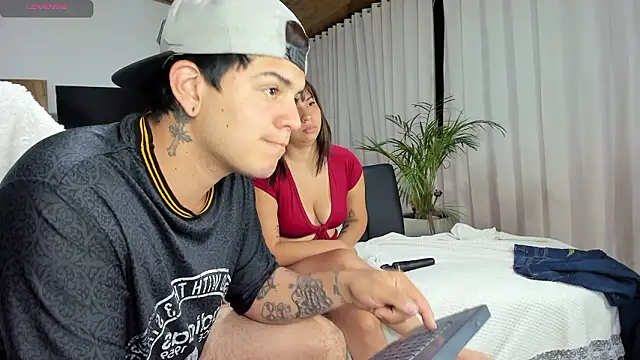 lucy_Bensonn's cam snapshot