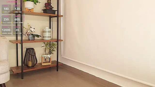 Sassy--Girl live sex cam