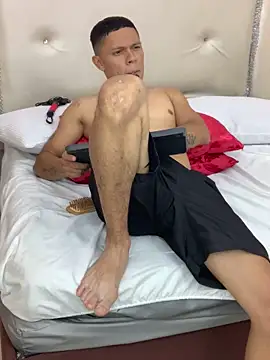 KarlyAndDavey's cam snapshot