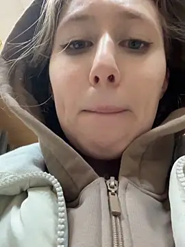 FroggyAnna live sex cam