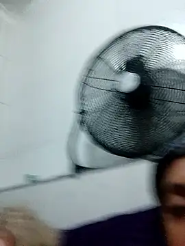 2Juicy_pussy's cam snapshot