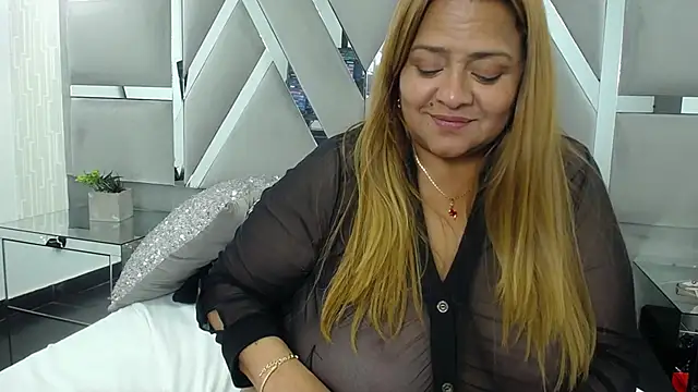 MonzerratBoyer's cam snapshot