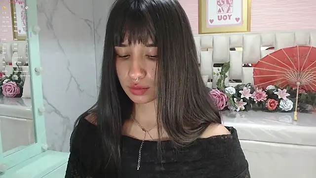 allyssa_bellini_s's cam snapshot