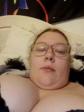 Sexycurvyemilyy's cam snapshot