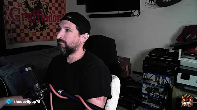 DevilPup75_'s cam snapshot