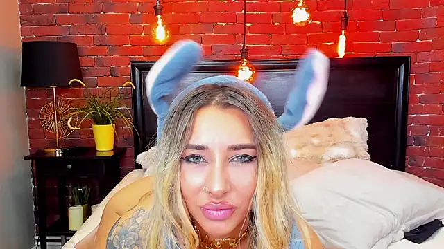 ChristynaRoss live sex cam