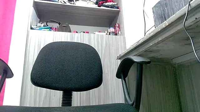 nicolle_milf1978's cam snapshot