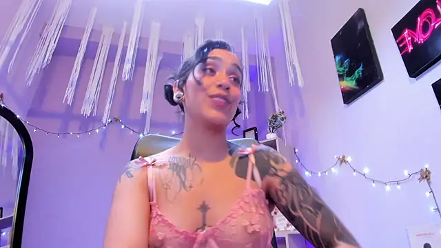 StaceyLeee's cam snapshot