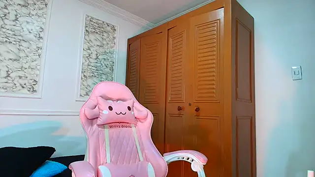 Danella_houston's cam snapshot