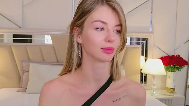 MeganMour's cam snapshot