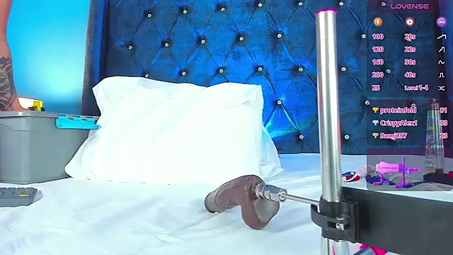 Issa_Clark01's cam snapshot