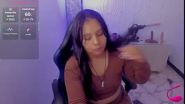 Charis_21's cam snapshot