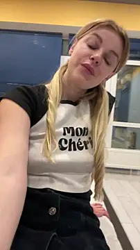 HarrietDart's cam snapshot