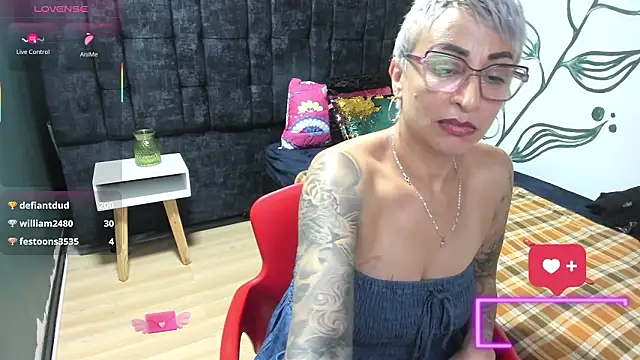 Charlotte__Gray's cam snapshot