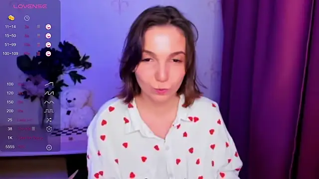 KindHazelHere_'s cam snapshot