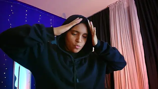 Emmapark_'s cam snapshot