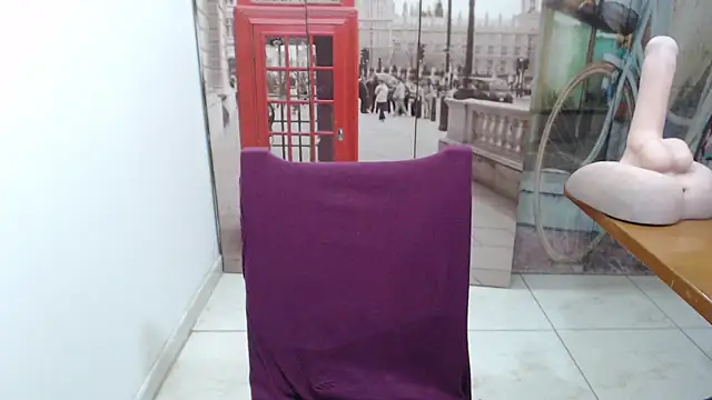 curly_greeneyed's cam snapshot