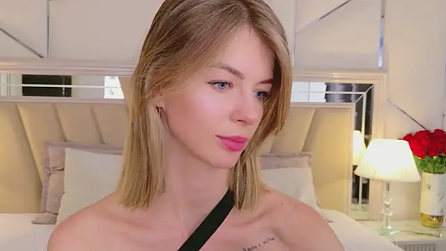 MeganMour's cam snapshot