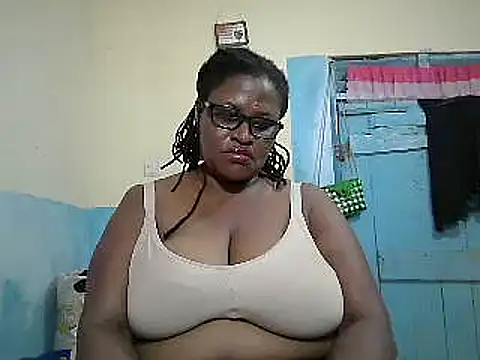 sexy_bigboobss's cam snapshot