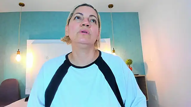 Heidy_milf's cam snapshot