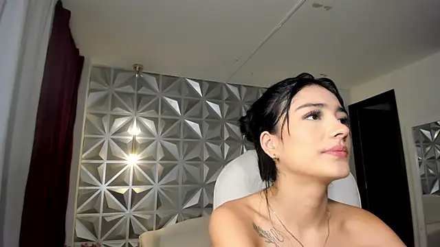 zoerouse_'s cam snapshot