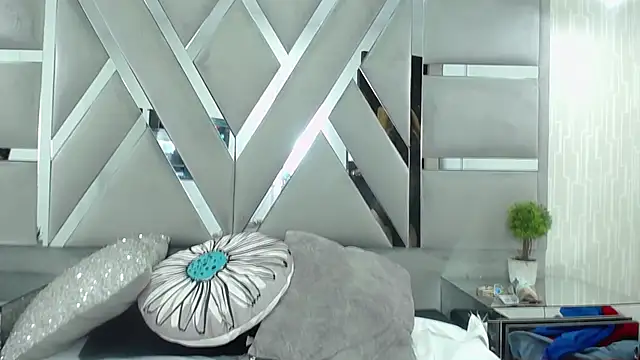 MonzerratBoyer's cam snapshot